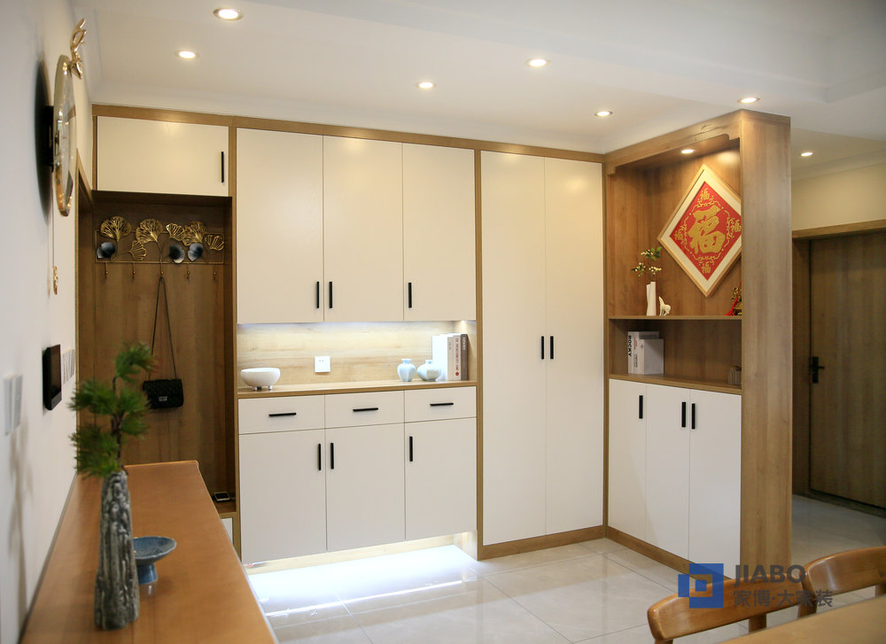 經(jīng)世龍城126平方4室2廳裝修樣板間 5入戶玄關(guān).jpg